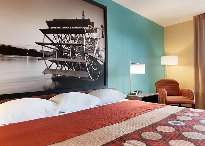 Super 8 By Wyndham Peoria