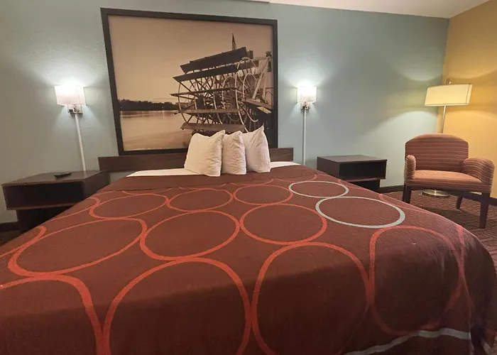 Super 8 By Wyndham Motel
