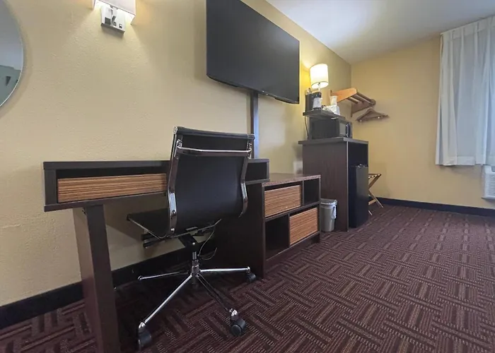 Super 8 By Wyndham Peoria
